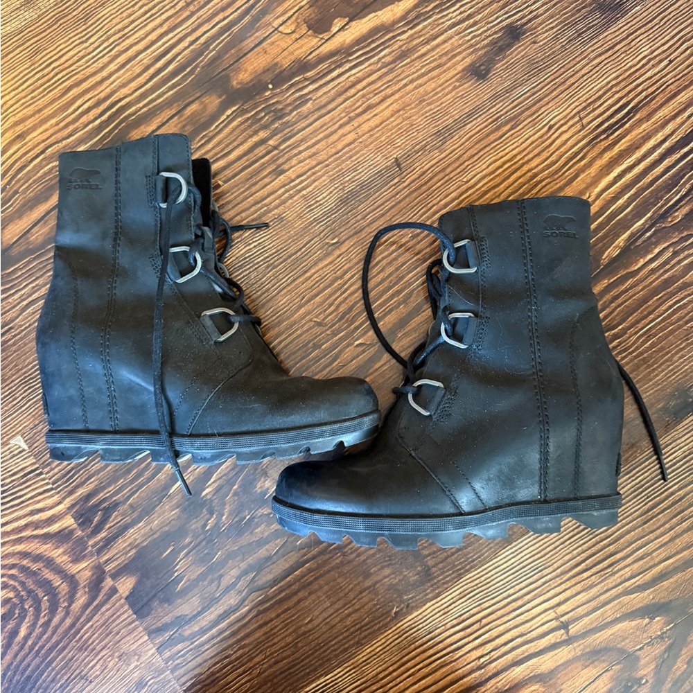 Sorel Black Lace-Up Wedge Boots
